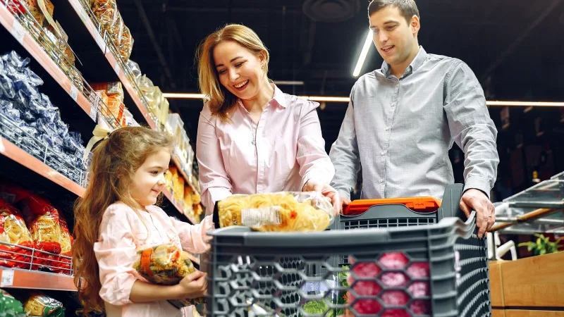 Market rafında un ve unlu mamuller